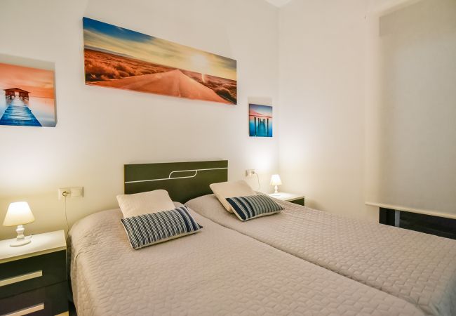 Ferienwohnung in La Mata - 010 New Beach Apartment - Alicante Holiday