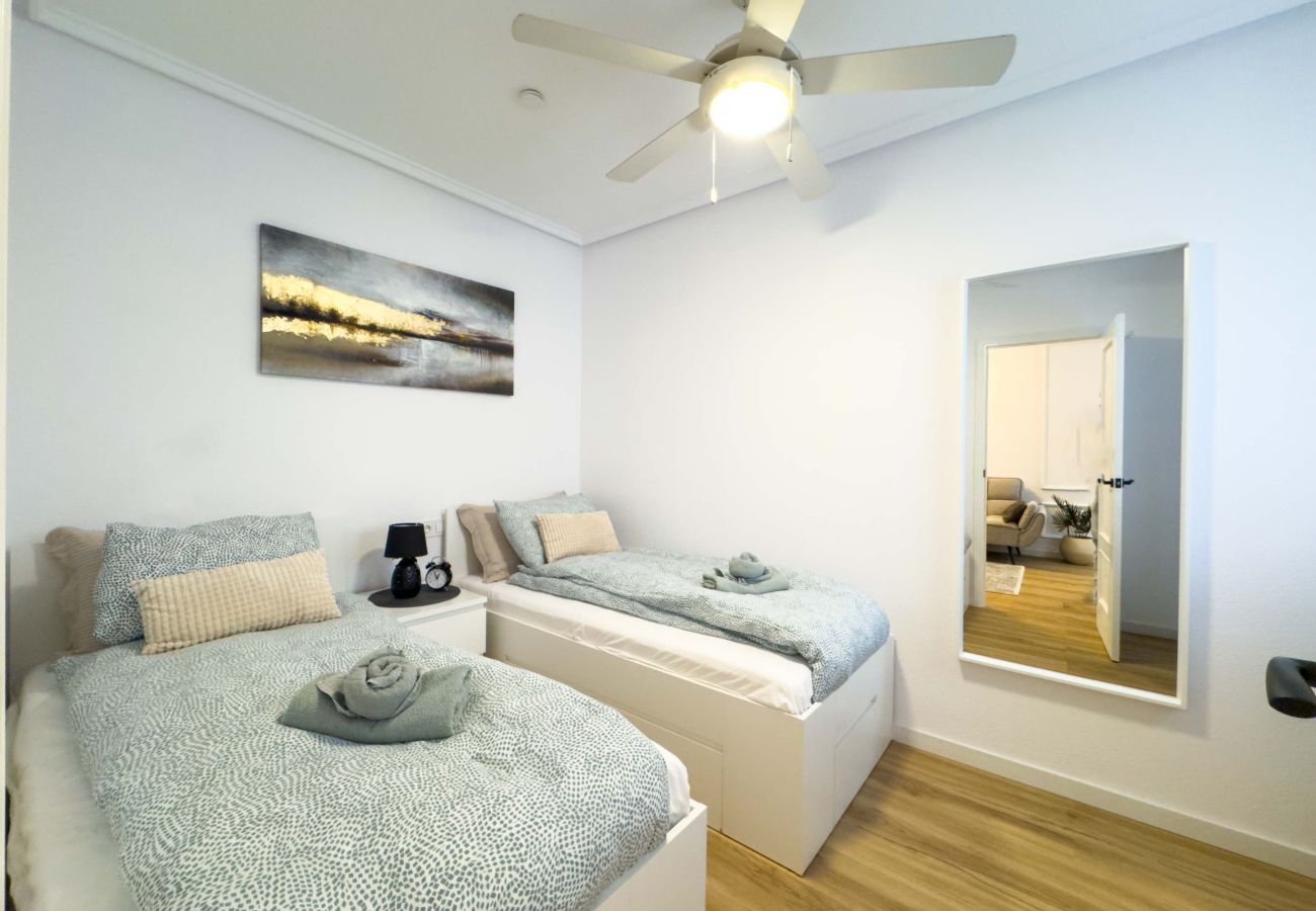 Ferienwohnung in Torrevieja - 037 Modern Sweet Apartment - Alicante Holiday