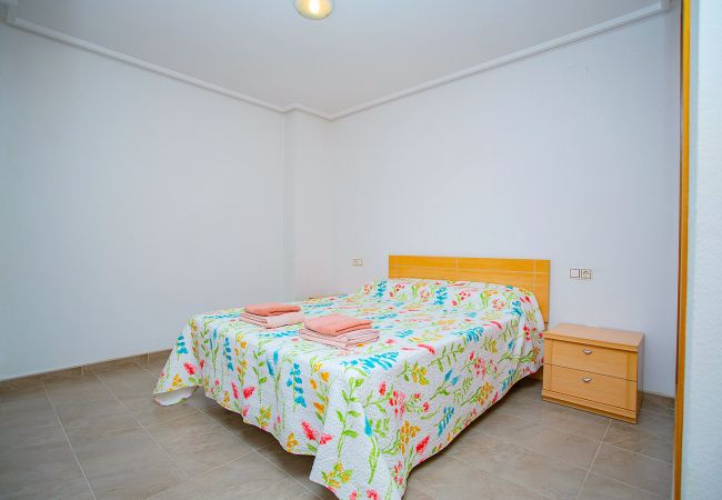 Apartamento en Torrevieja - 069 Susymar Apartments