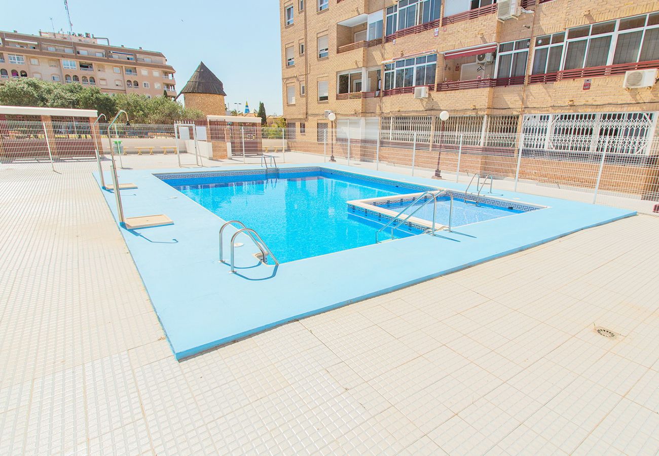 Apartamento en Torrevieja - 039 City Retreat - Alicante Holiday