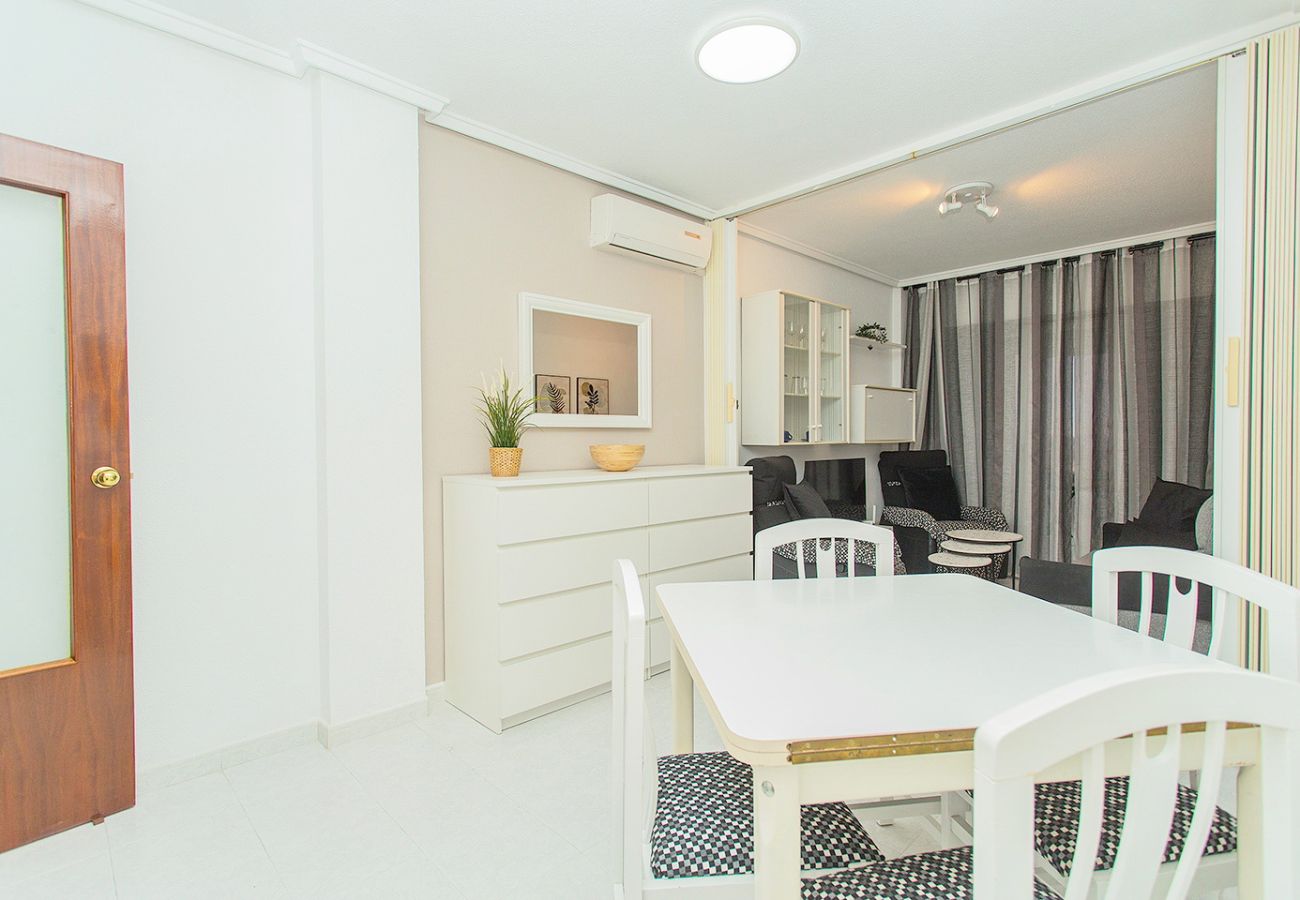 Apartamento en Torrevieja - 039 City Retreat - Alicante Holiday