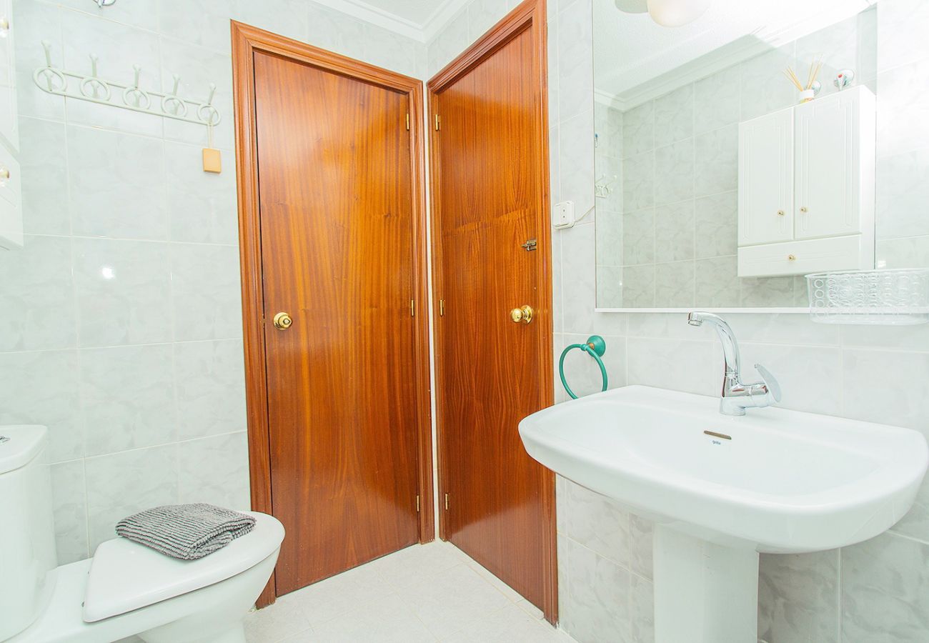 Apartamento en Torrevieja - 039 City Retreat - Alicante Holiday
