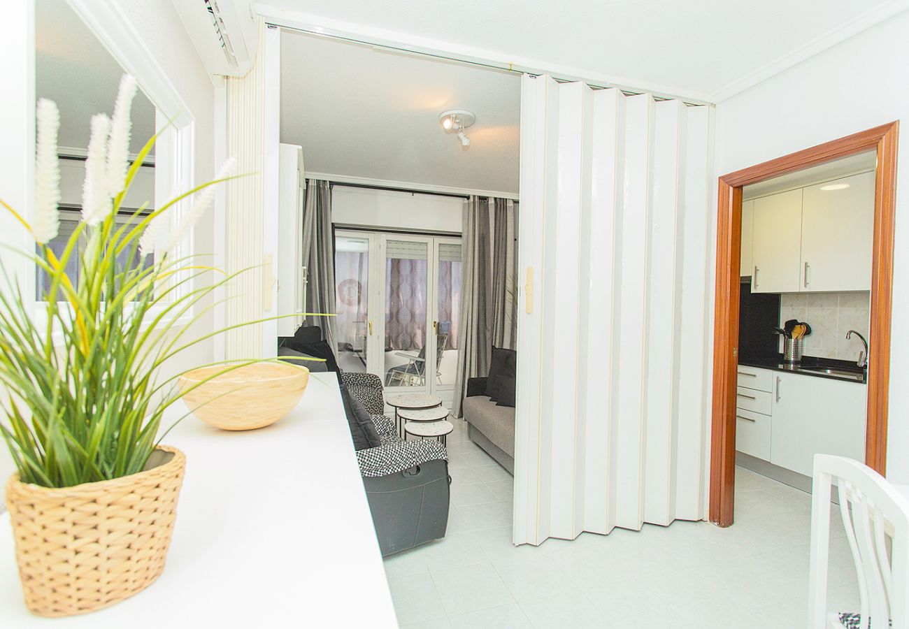 Apartamento en Torrevieja - 039 City Retreat - Alicante Holiday
