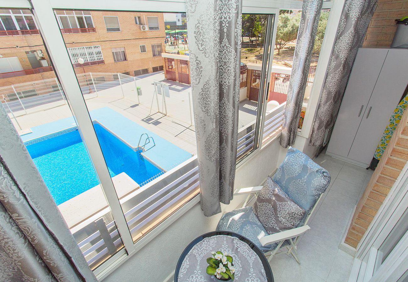 Apartamento en Torrevieja - 039 City Retreat - Alicante Holiday