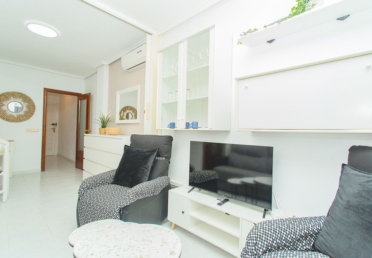 Apartamento en Torrevieja - 039 City Retreat - Alicante Holiday
