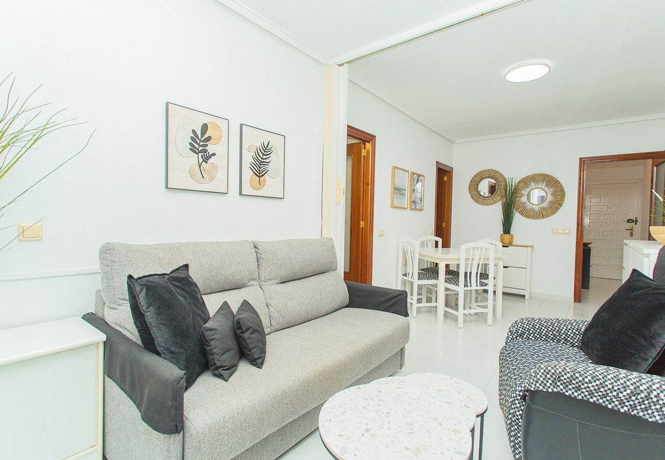 Apartamento en Torrevieja - 039 City Retreat - Alicante Holiday