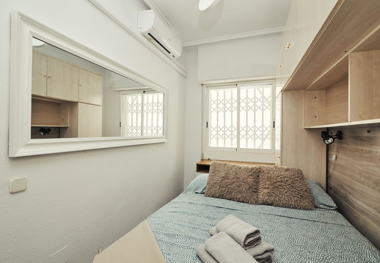 Apartamento en Torrevieja - 153  La Paz Center Alicante-Holiday