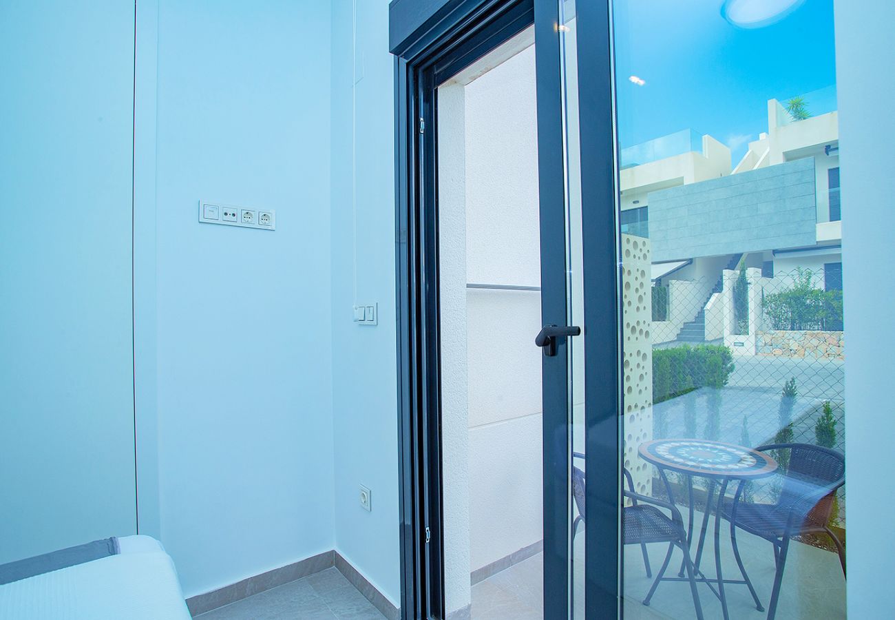 Bungalow in Torrevieja - 217 New Laguna View Jacuzzi  - Alicante Holiday