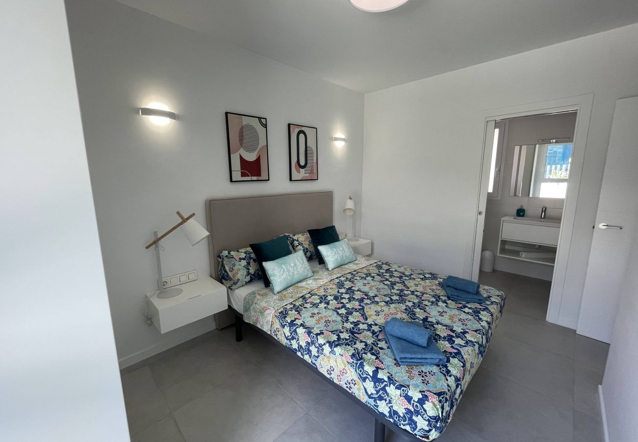 Bungalow in La Zenia - 221 Zenia Pool  - Alicante Holiday
