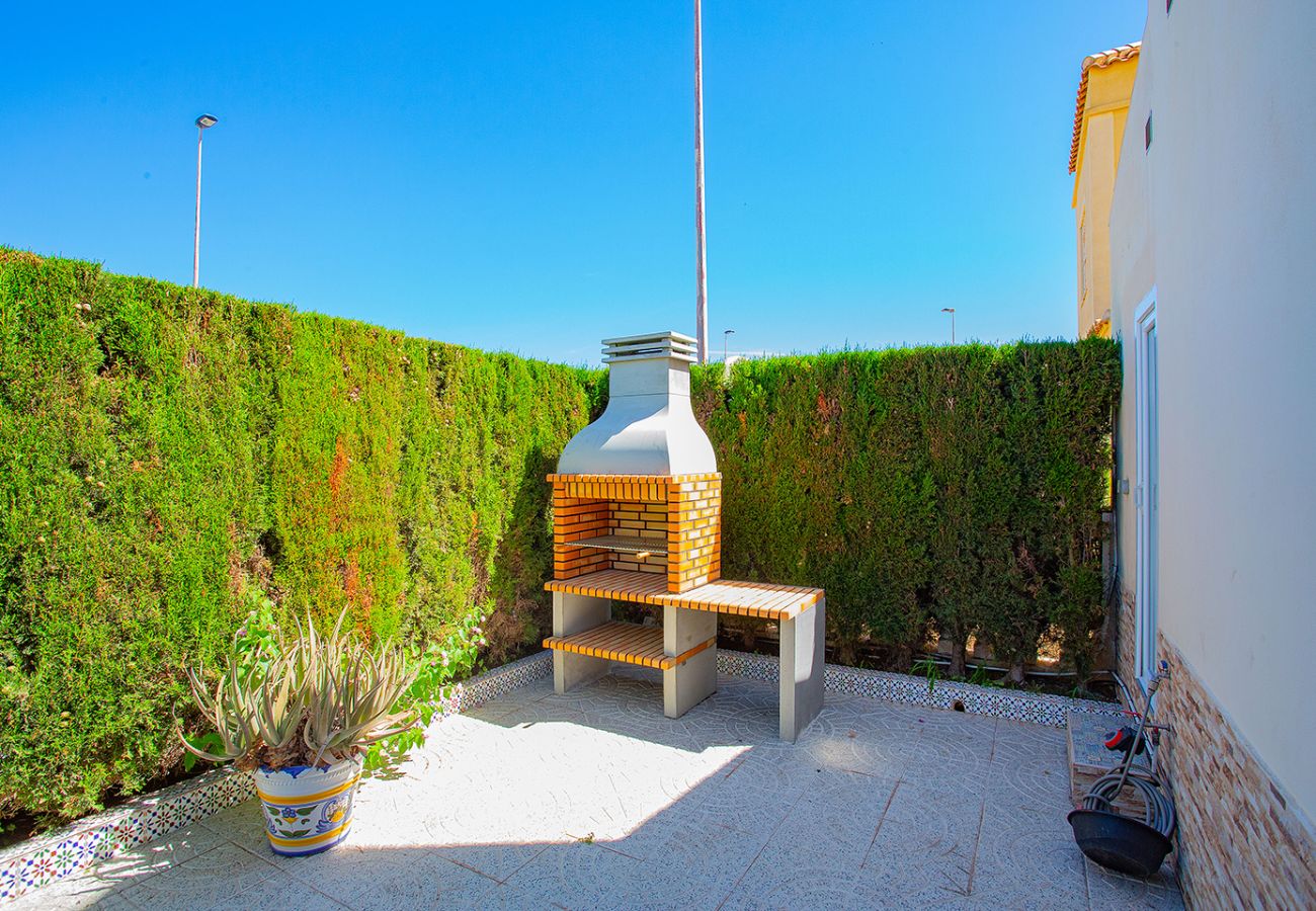 Bungalow in Torrevieja - 080 Family Garden House - Alicante Holiday