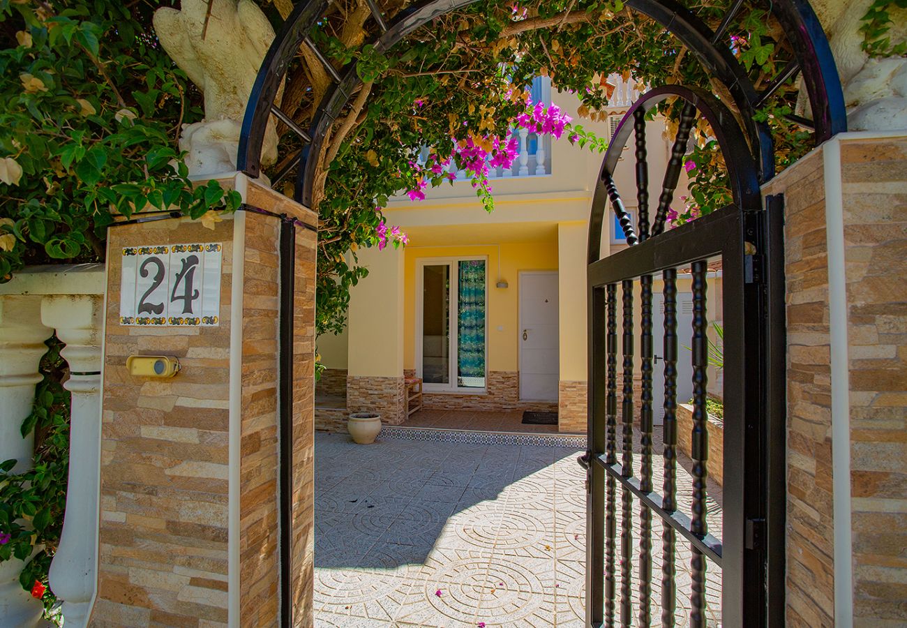 Bungalow in Torrevieja - 080 Family Garden House - Alicante Holiday