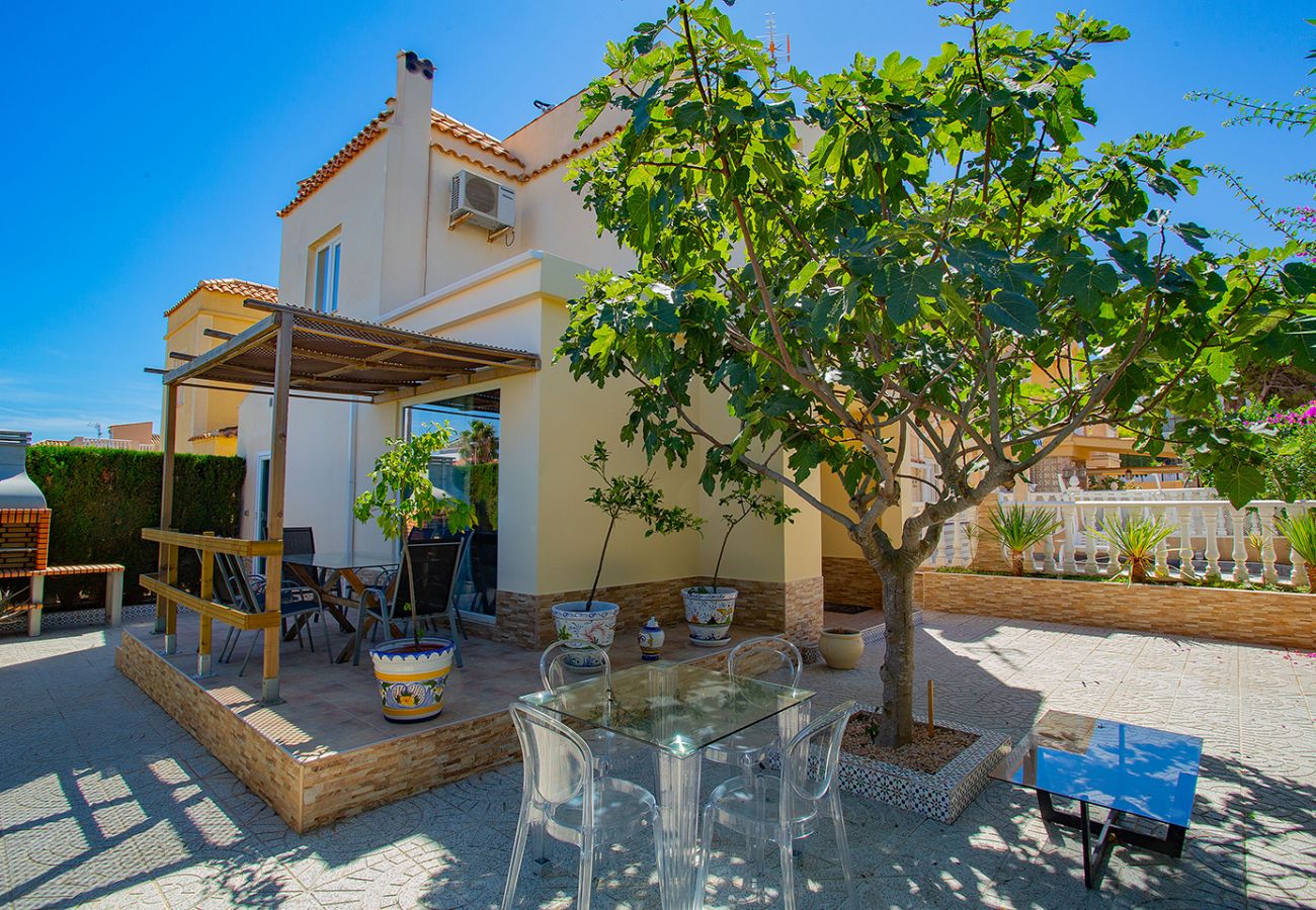 Bungalow in Torrevieja - 080 Family Garden House - Alicante Holiday