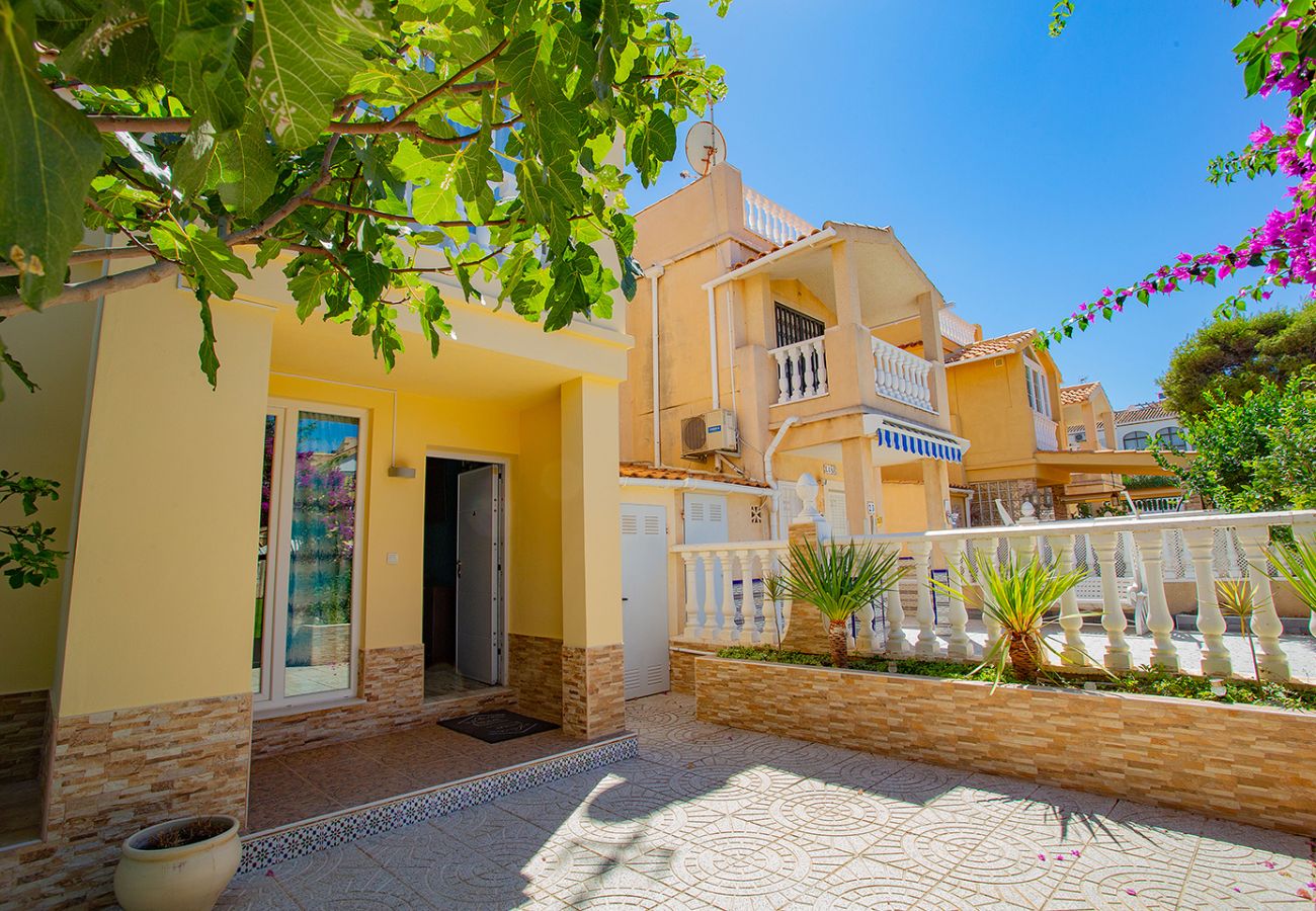 Bungalow in Torrevieja - 080 Family Garden House - Alicante Holiday