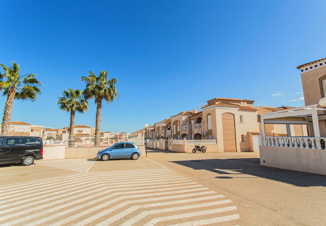 Apartment in Torrevieja - 025 Sunny Oasis Apartment - Alicante Holiday