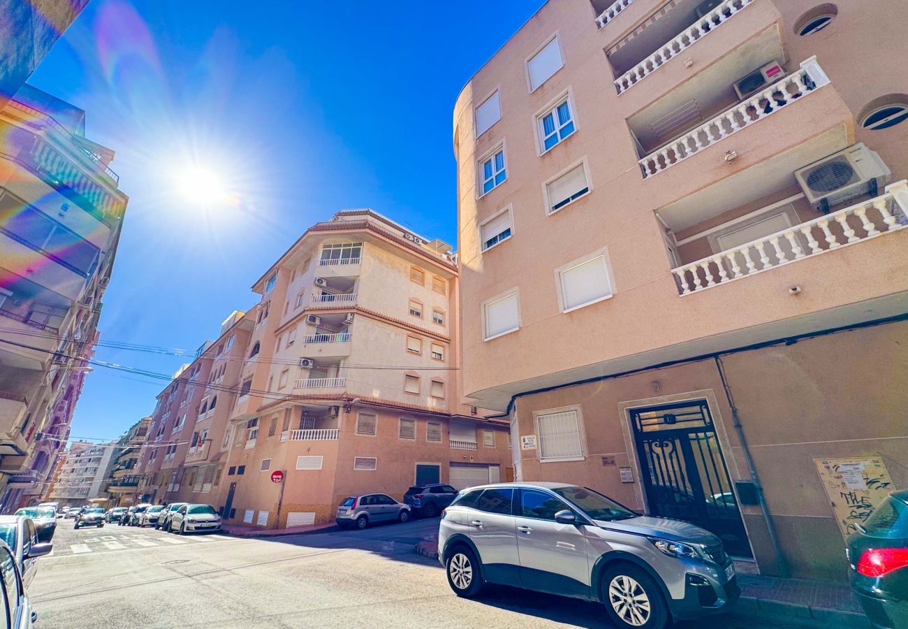 Apartment in Torrevieja - 037 Modern Sweet Apartment - Alicante Holiday