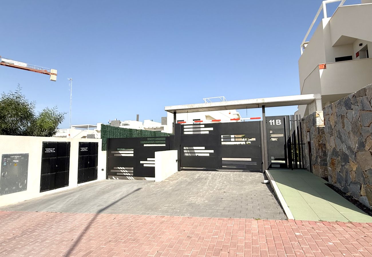 Apartment in Torrevieja - 206 Luxury Apartment Alicante Holiday
