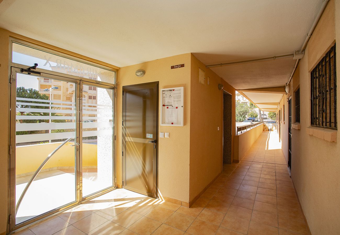 Апартаменты на Торревьеха / Torrevieja - 106 Economy Sea View - Alicante Holiday