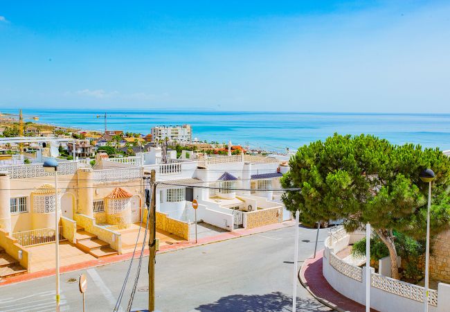 Апартаменты на Торревьеха / Torrevieja - 041 Mar View Terrace - Alicante Holiday