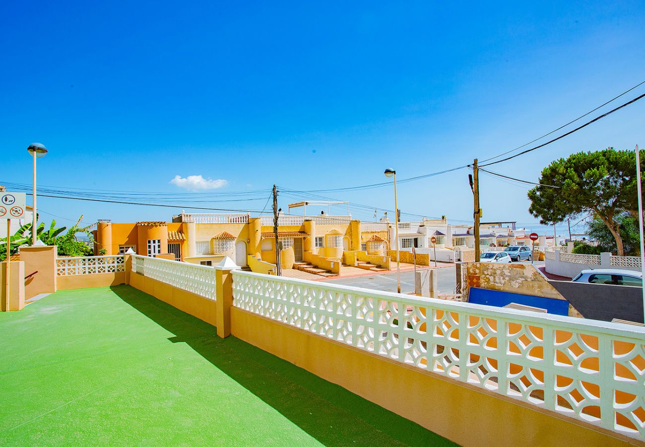 Апартаменты на Торревьеха / Torrevieja - 041 Mar View Terrace - Alicante Holiday