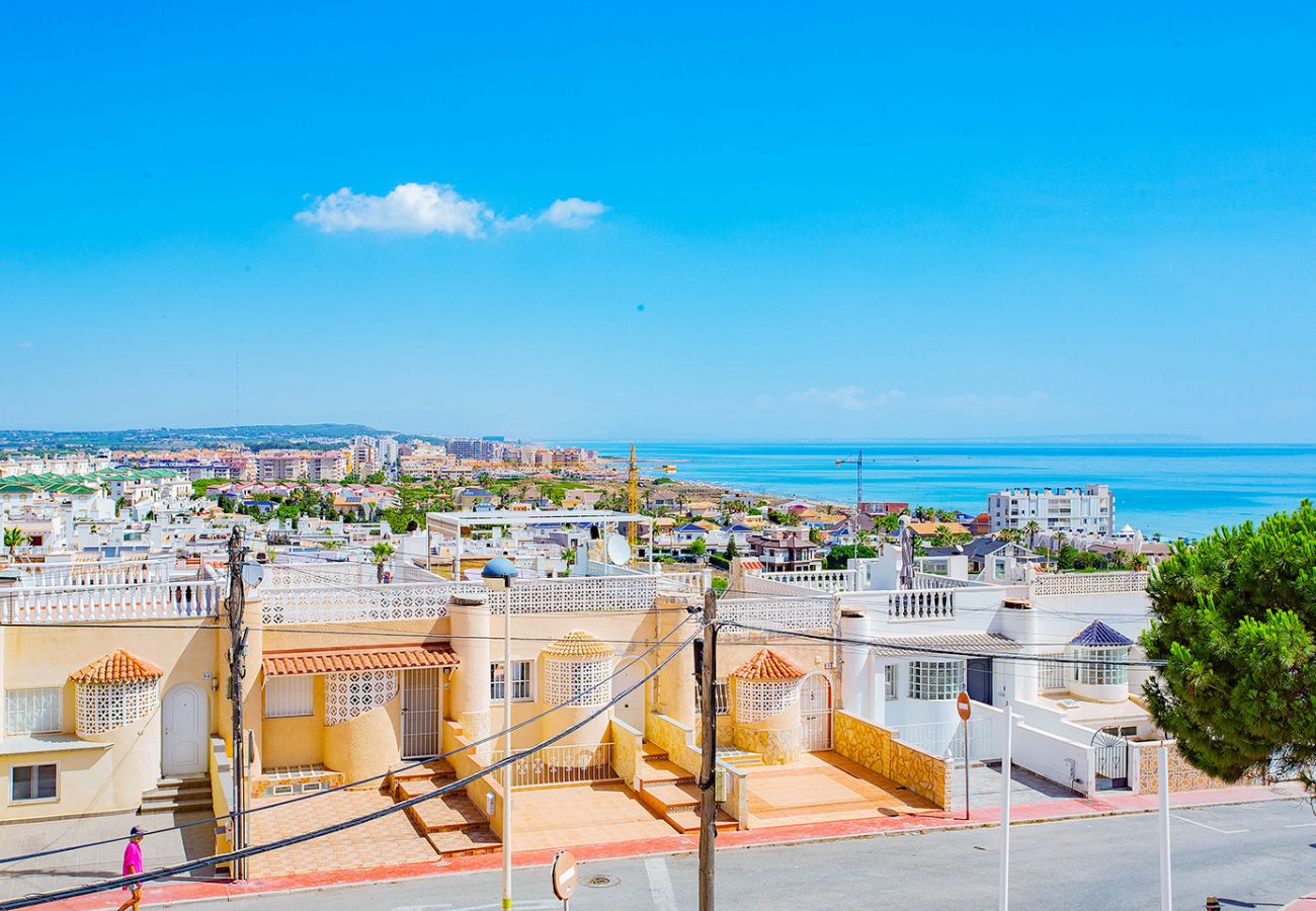 Апартаменты на Торревьеха / Torrevieja - 041 Mar View Terrace - Alicante Holiday