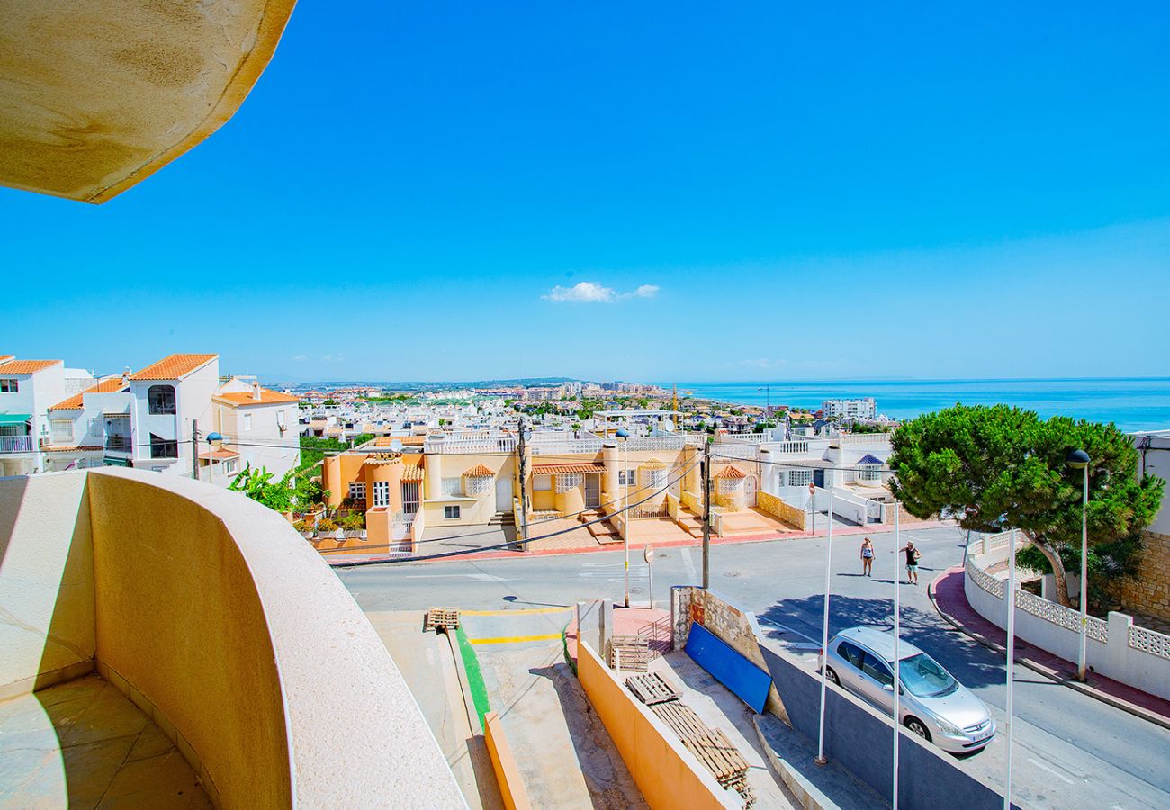 Апартаменты на Торревьеха / Torrevieja - 041 Mar View Terrace - Alicante Holiday