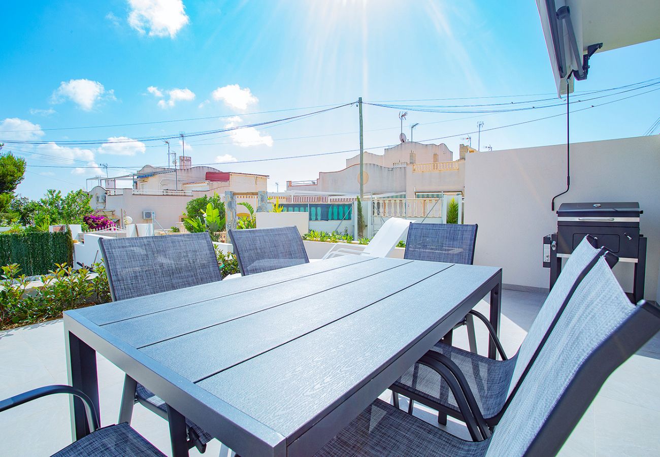 Бунгало на Торревьеха / Torrevieja - 218 New Laguna View Jacuzzi - Alicante Holiday