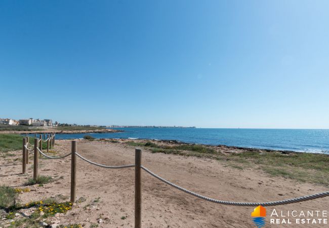 Апартаменты на Торревьеха / Torrevieja - 229 Punta Prima Sea Breeze - Alicante Holiday