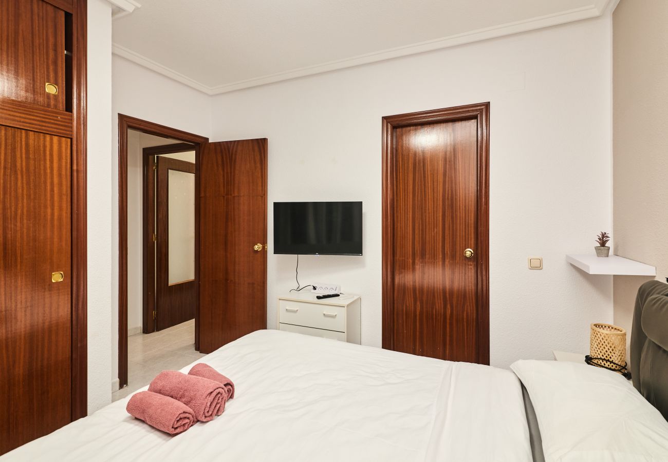 Апартаменты на Торревьеха / Torrevieja - 039 City Retreat - Alicante Holiday