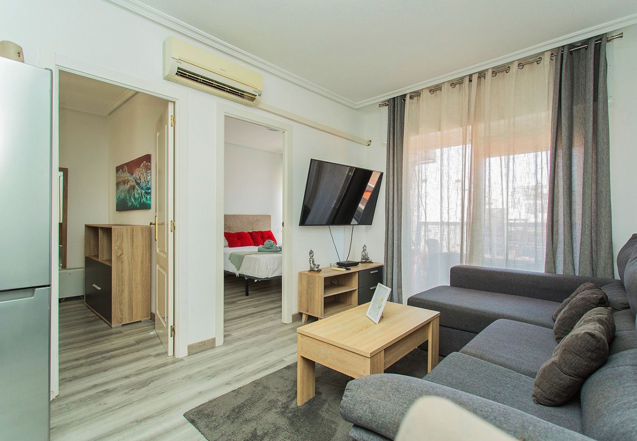 Апартаменты на Торревьеха / Torrevieja - 001 Lirio Apartment - Alicante Holiday