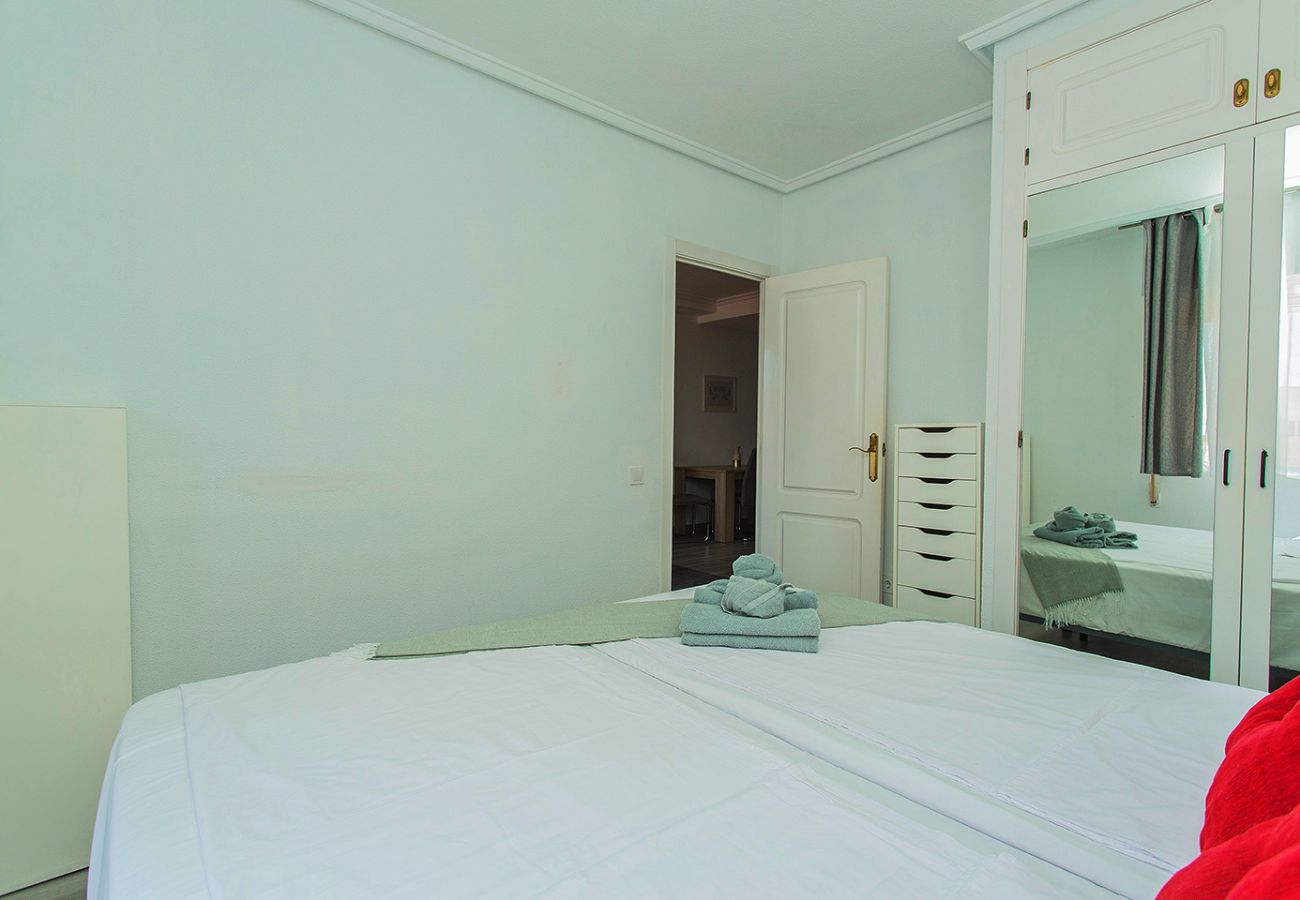 Апартаменты на Торревьеха / Torrevieja - 001 Lirio Apartment - Alicante Holiday