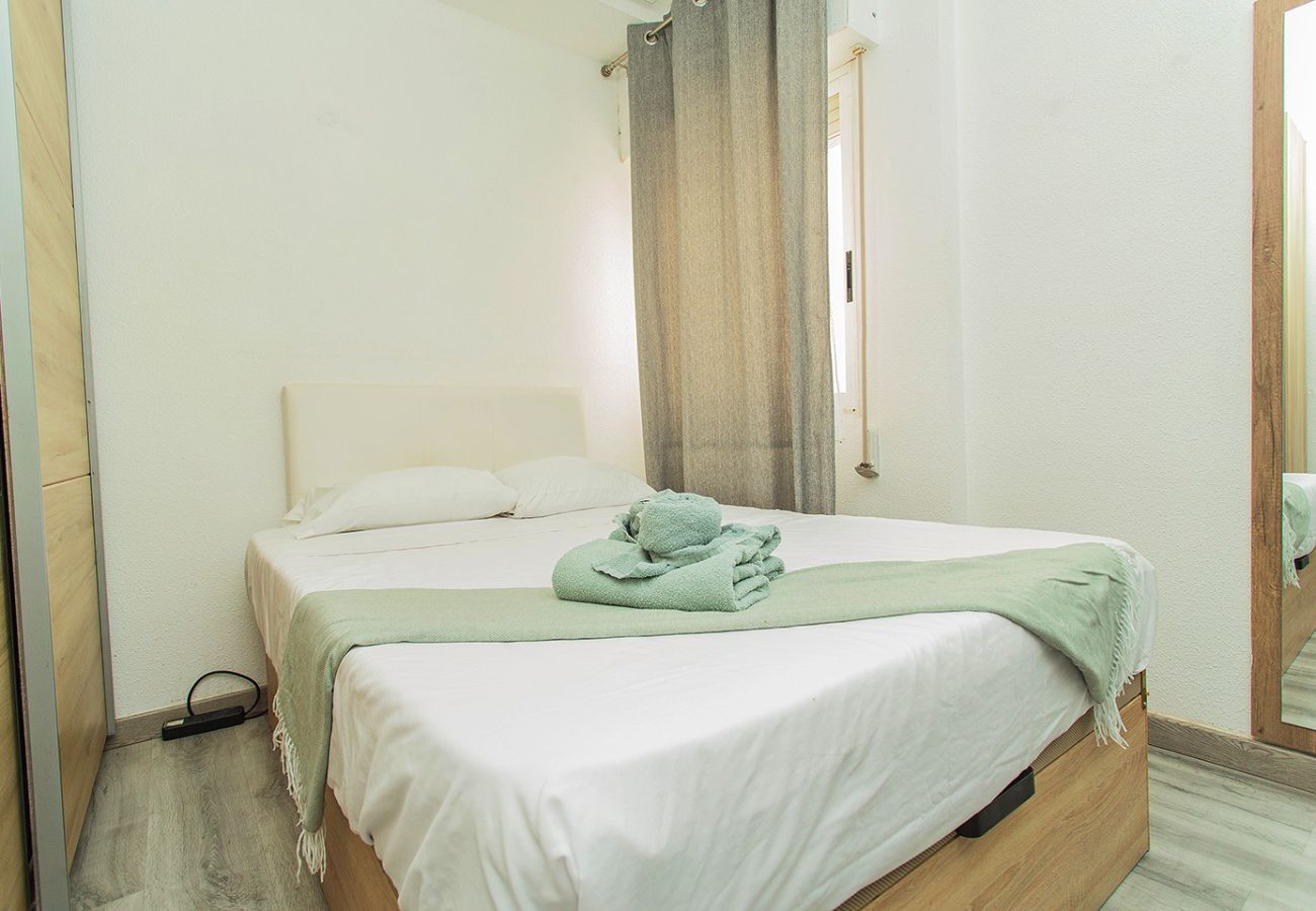 Апартаменты на Торревьеха / Torrevieja - 001 Lirio Apartment - Alicante Holiday