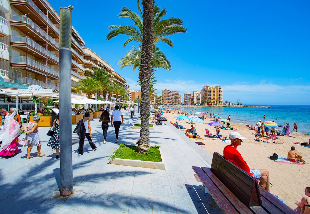 Апартаменты на Торревьеха / Torrevieja - 037 Modern Sweet Apartment - Alicante Holiday