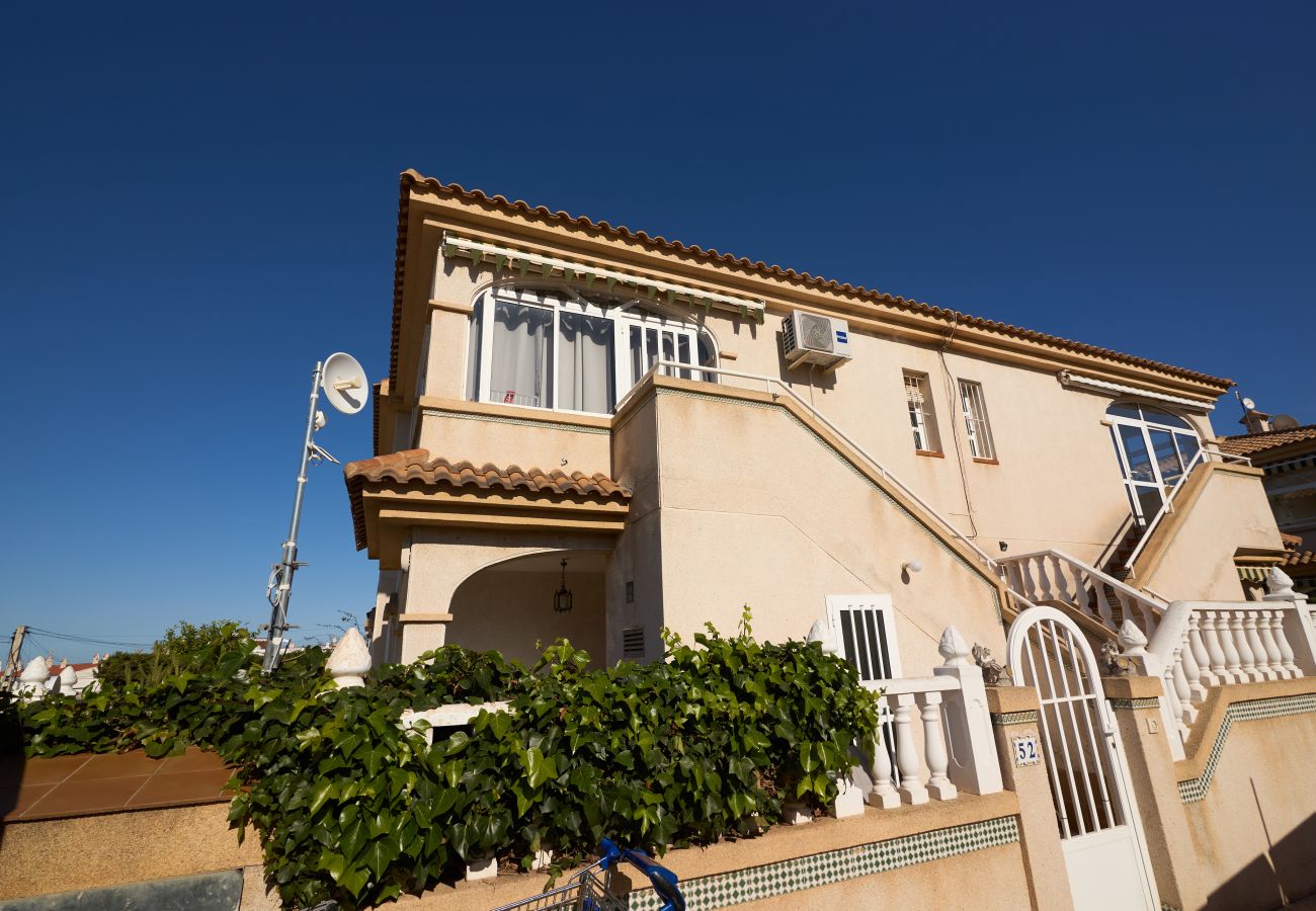 Бунгало на Торревьеха / Torrevieja - 081 Design Style- Alicante Holiday