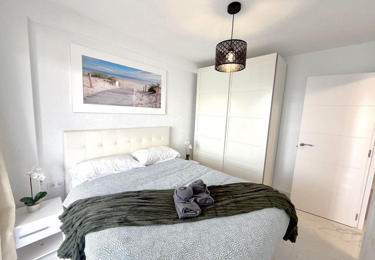 Апартаменты на Торревьеха / Torrevieja - 105 Magic Views - Alicante Holiday